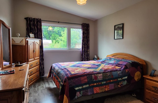 Work & Play in Gimli – Office space, Fibre Internet, Full Kitchen, Lake Walks