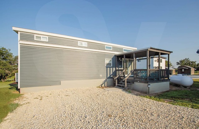 Tiny Home with AC in charming Hamilton