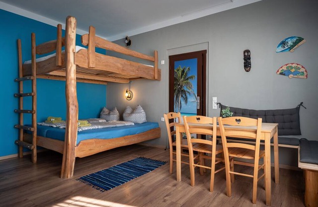 Shared room for up to 5 people - Pension Cubana