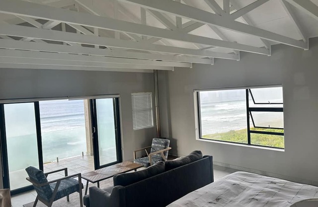 4-bedroom Beachside house in Garden Route District