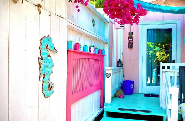 Adorable Private Tiny House for Two~ Heart of North Park~San Diego.Safe & Clean.