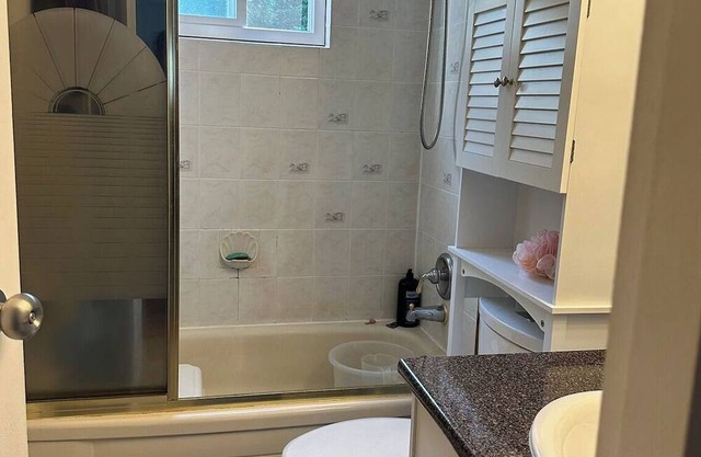 Private room in a share house