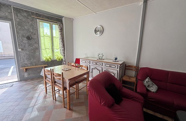 Comfortable family home with outdoor area near Lurcy-Levis - Magny-cours