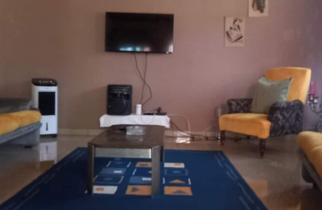 5-person apartment