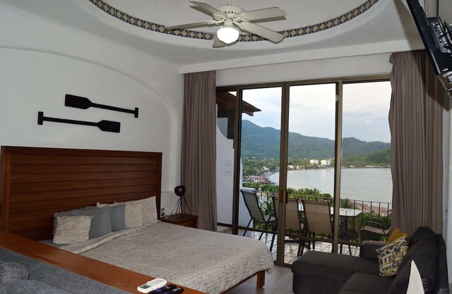Terrific villa with AC in Manzanillo