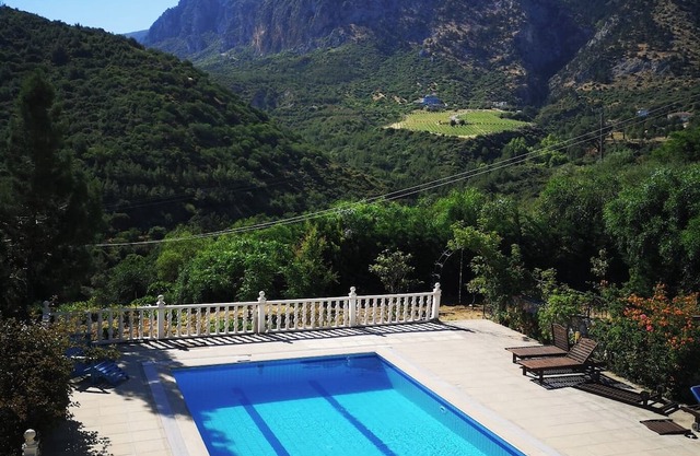 Beautiful totally standalone Villa,Sleeps 8. Breathtaking views. Private pool