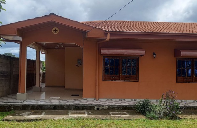 Furnished 2 bedroom apartment Barrière, parking downtown ebolowa.