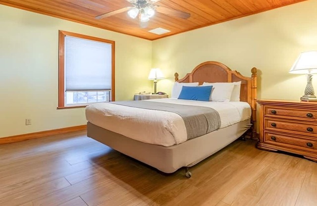 2BR Beach View Cottage w/Porch | Pools | Parking | Steps to the Beach