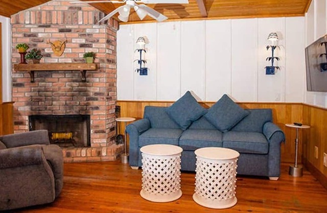 Romantic Coastal Retreat! 1BR Cottage w/Beach View | Onsite Pools | Parking
