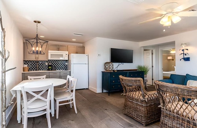 Tropical Relaxation! 2BR Cottage w/Kitchen | Pools | Parking | Private Beach!