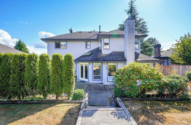 Enjoyable 4-bedroom house with AC in Surrey