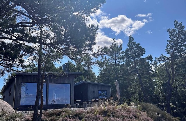 Modern Fjord Cabin w/Panoramic Views, Deck & Dock - Risør Getaway