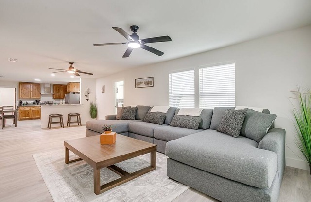 *NEW* The Round Up | 4BR | Walk to TSU | Downtown