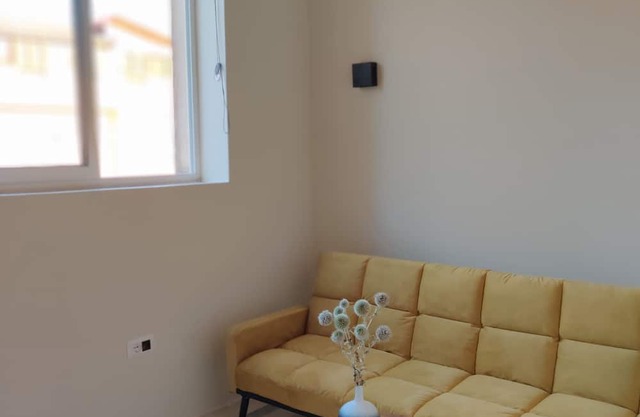 Central Open plan Duplex for 6