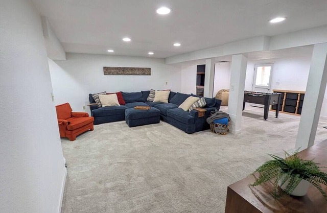 Spacious Luxury 5-bedroom house in Lakewood, CO with hot tub, fireplace & more!