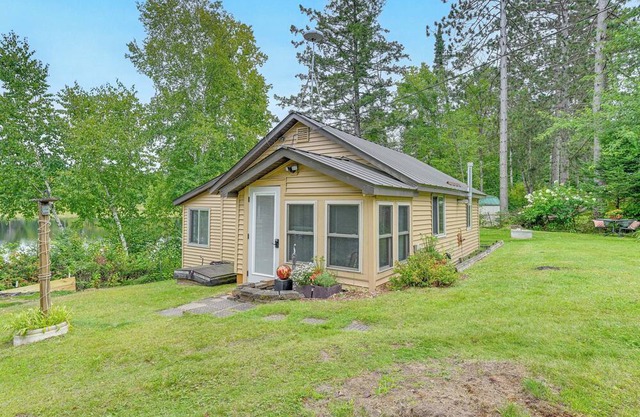 Dock & Lake Access: Cabin 4 Mi to Ice Age Trail!