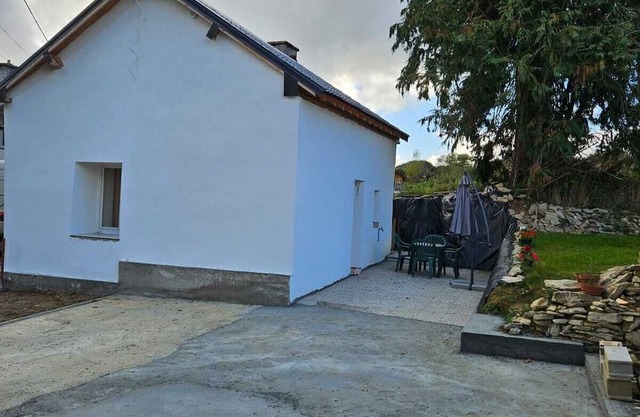 Casă mică liniștită, cochetă la țară în apropiere de zone turistice și de ocean
