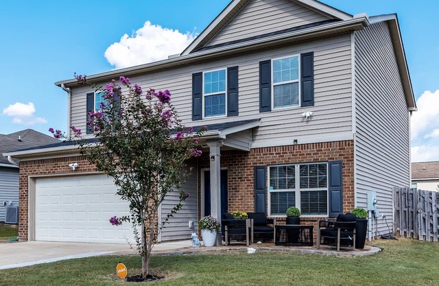 Spacious 4-bedroom house close to Ft Moore/Ft Benning, in Phenix City with AC