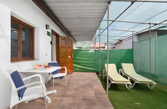 Holiday Studio 'Country Near Fataga' with Balcony, Wi-Fi and Air Conditioning