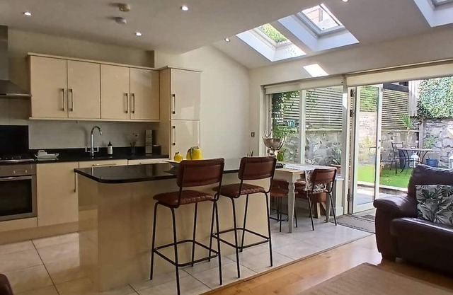 Spacious, LightFilled 3BD Home Beside Phoenix Park
