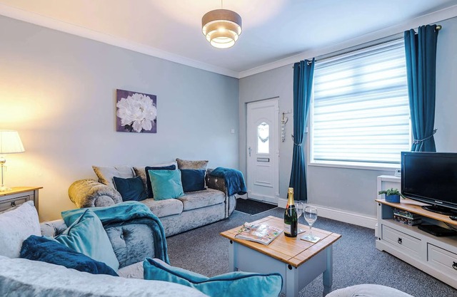 Central 2 Bed Home in Crewe, Perfect for Business!