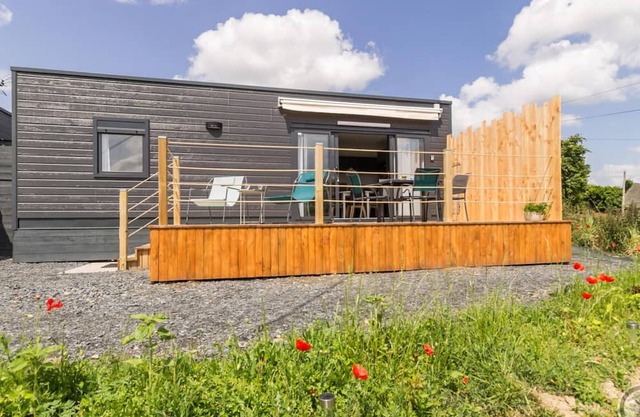 Casa móvil confortable con terraza en Saint-Lô