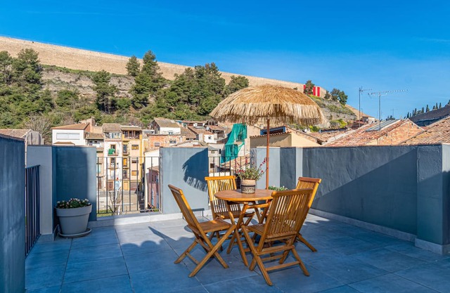 Apartment 'Àtic 1' with Private Terrace, Wi-Fi and Air Conditioning