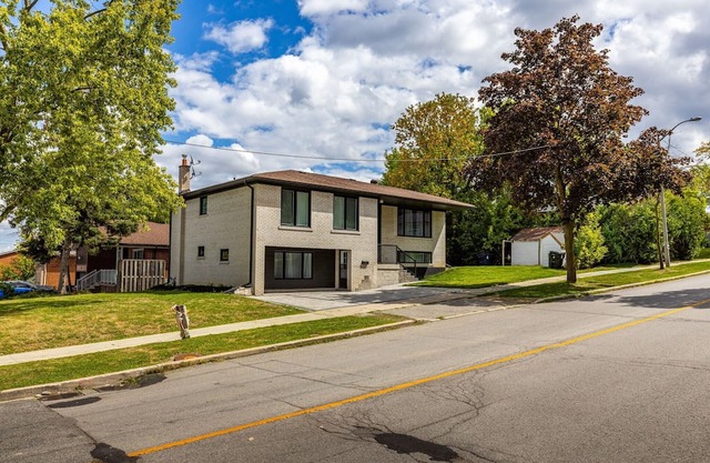 Spacious 3-Bedroom Home + Free Parking