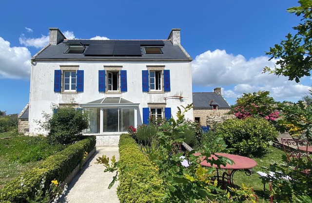 Renovated house by the sea for 6 or 7 people