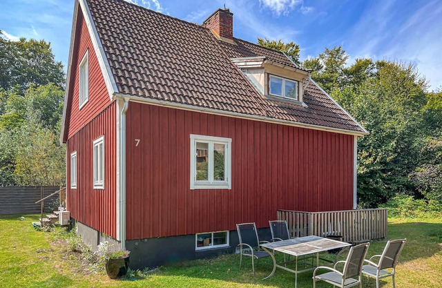 2 bedroom lovely home in Vittsjö