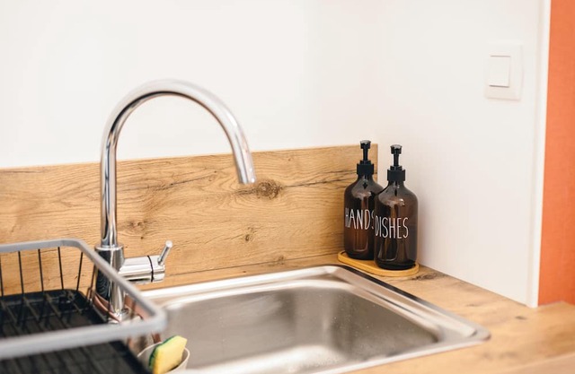 Cosy, fully-equipped apartment in the heart of the village. Pets welcome!