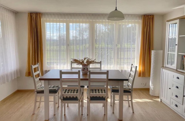 Estupenda casa de vacaciones privada para 6 personas con WIFI, balcón y mascotas permitida