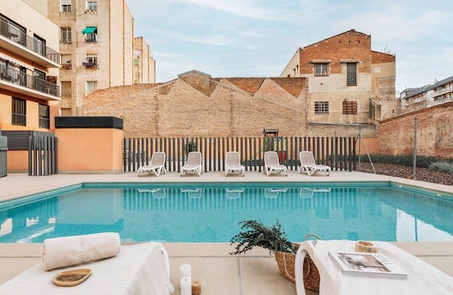 Aliga - 3 bedroom and pool in Les Corts