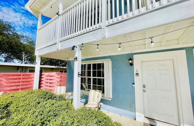 Southern Serenity at Bidawee-Private Gated Beach Access, 1 Block from the beach
