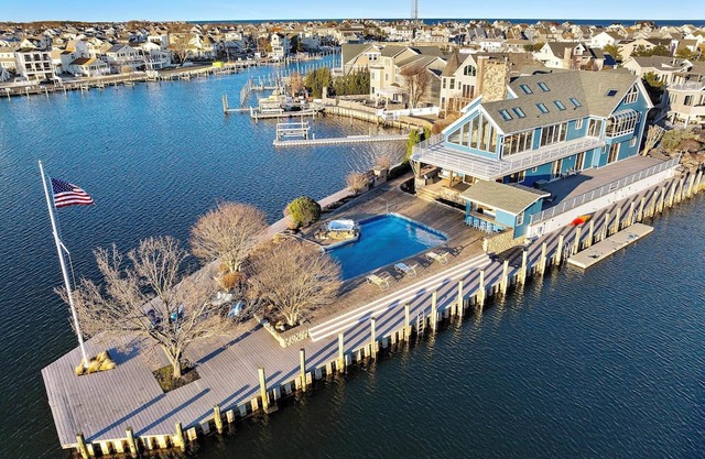 CAP17 | Manasquan - Largest Waterfront Property, 5BR 5ba Over 7000sf - POOL!