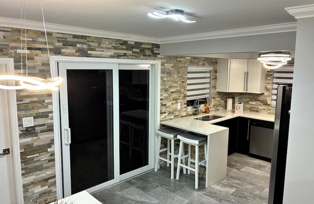 3-bedroom pool house near Wilton Drive, Fort Lauderdale beach, las olas
