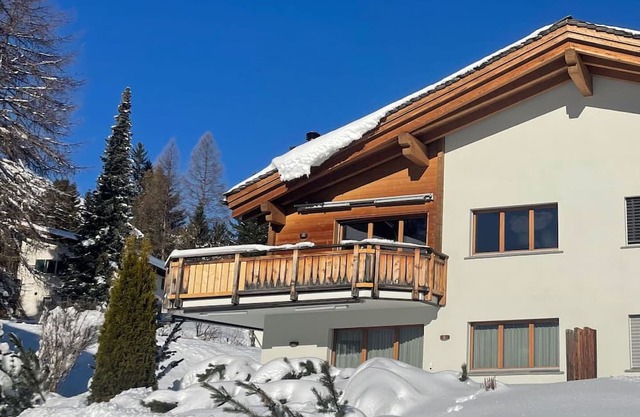 Cosy apartment for 8 guests with WIFI, TV and balcony