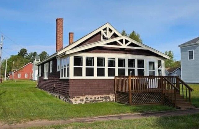 Harbor Haven Cabin Steps from Eagle Harbor Beach