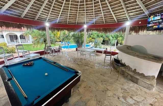 Playa a 5m|Piscina|WIFI|Confortable|AC|Tropical