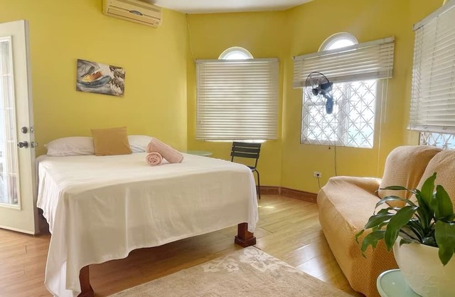 Skyline Suites Villa and Spa / 15 min from airport