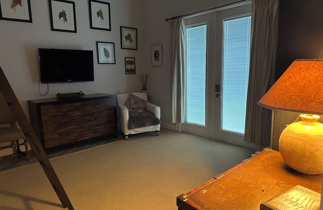 Charming Room on Farm in Pleasant Wellington