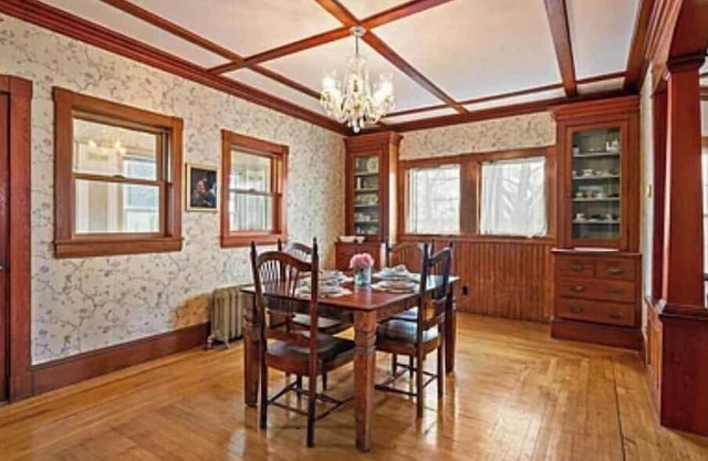 Charming 4-bedroom house with AC, WiFi in awesome Winslow