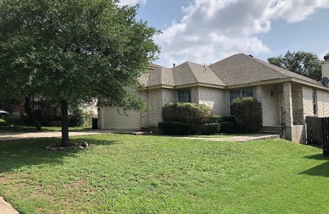 Charming single-story 3-bedroom home nestled in the desirable Stone Oak area
