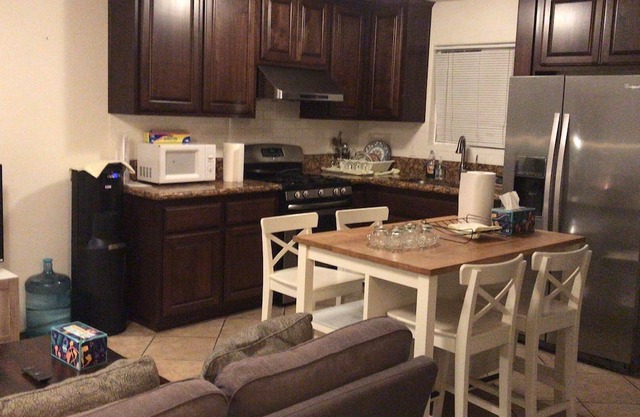 Charming 2 bedroom house in quaint Alhambra with AC, WiFi