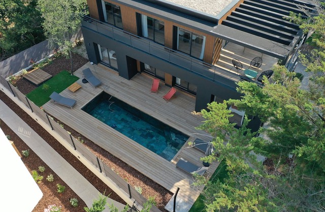 Prestigious Sunset 1&2 Villas, 2 heated swimming pools, sea view,16 pers