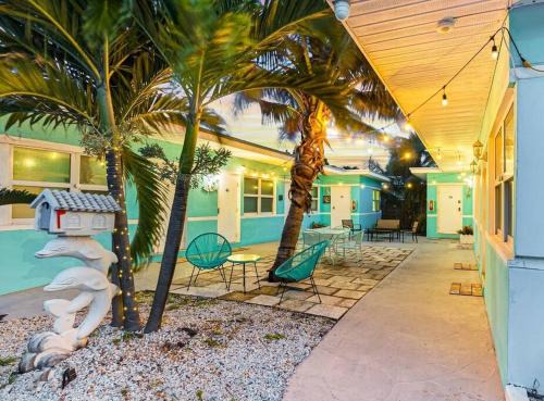 Hollywood Broadwalk, Beach Walk & Family Vacation