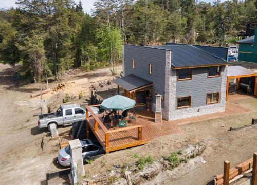 Cabaña en centro de Villa La Angostura para 6 personas con parrilla y estacionamiento en Alquiler temporario