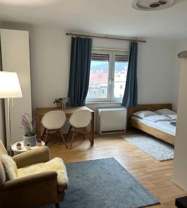 Dachgeschosswohnung mit Grünblick