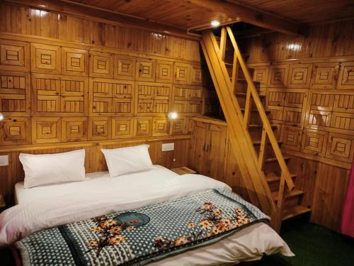 Northern Cedar Cabin