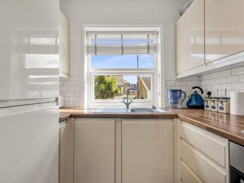 Pass the Keys Stylish period seaside apartment direct sea view